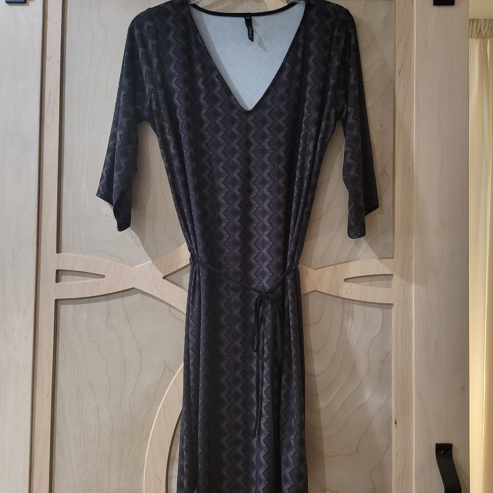 Belted v-neck shift dress